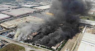 Manisa'da yangına yakın bölgedekiler için uyarı: "Mecbur kalmadıkça pencerelerinizi açmayın"