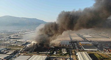 Manisa'daki fabrika yangını 16 saattir devam ediyor