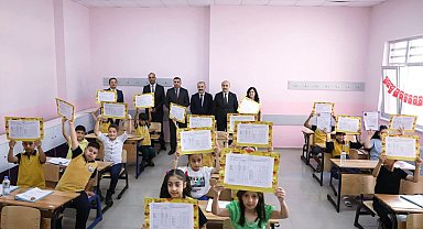 Mardin'de 278 bin öğrenci karne sevinci yaşadı