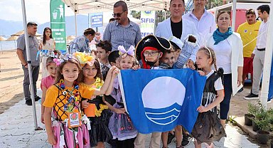 Marmaris'te çevre gününde mavi bayrak