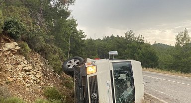 Marmaris'te personel taşıyan minibüs kaza yaptı: 8 yaralı