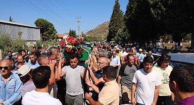 Marmaris'te zabıta personelini yüzlerce kişi uğurladı