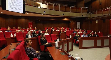 Masa başı çalışan personele ergonomi eğitimi