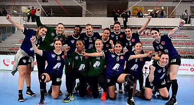 Mavi Kelebeklerden lig şampiyonluğu yolunda önemli adım