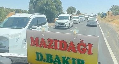 Mazıdağı'nda YKS sonrası kilometrelerce araç kuyruğu oluştu