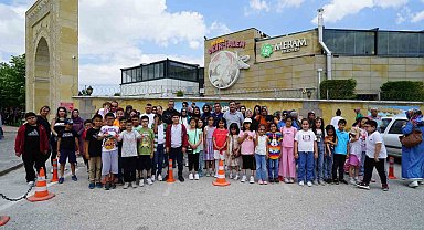 Meram, 80 Binde Devr-i Alem Parkı'nda deprem bölgesinden gelen çocukları ağırladı