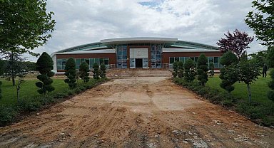 Meram Belediyesi Berlika Parkı içerisindeki spor tesisini baştan sona yeniliyor