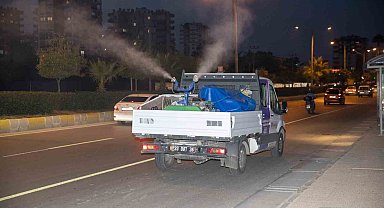 Mersin Büyükşehir Belediyesi ekiplerinin yoğun ilaçlama mesaisi