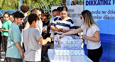 Mersin Büyükşehir Belediyesi LGS'ye giren öğrencilerin heyecanına ortak oldu