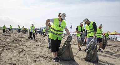 Mersin Büyükşehir Belediyesinden sahil temizleme etkinliği