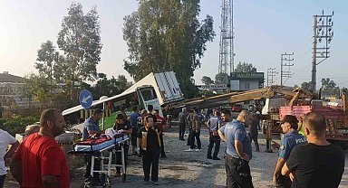 Mersin'de yolcu otobüsü önce kamyona, ardından tıra çarptı: 1 ölü, 28 yaralı