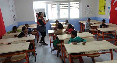 Mevsimlik tarım işçilerinin çocukları köy yaşam merkezlerinde eğitim alıyor