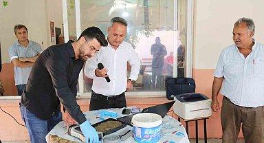 Mezitlili üreticilere toprak analiz cihazı tanıtıldı