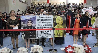 Mezuniyet töreninde ağlatan deprem pankartı