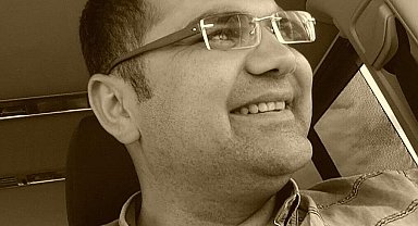 Minibüsle çarpışan motosikletin sürücüsü kurtarılamadı