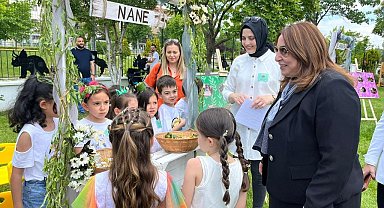 Minik ellerin hazırladığı ürünler kitapla takas yapıldı