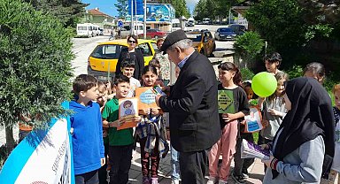 Minikler, büyüklere sigaranın zararlarını anlattı