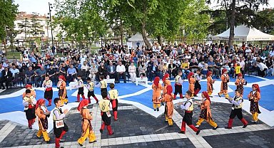 Minikler izleyenleri kendine hayran bıraktı