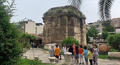 Minikler yaşayarak görerek öğreniyor