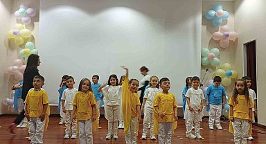 Miniklerden yılsonu gösterisi