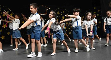 Miniklerden yılsonu mezuniyet gösterisi