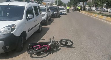 Motosiklet, yolun karşısına geçmeye çalışan polise çarptı: 2 yaralı