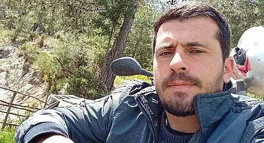 Motosikleti ile araca çarpan sürücü öldü