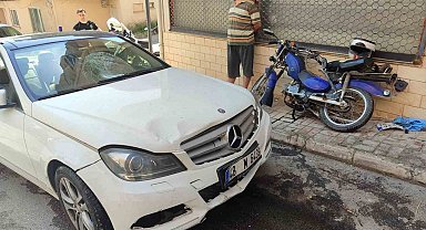 Motosikletle çarpıştı, ağır yaralı sürücüyü olay yerinde bırakıp kaçtı