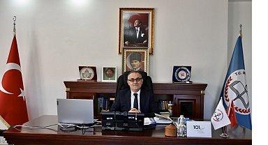 Müdür Akyol, büyük başarı elde eden öğretmen ve öğrencilerini tebrik etti