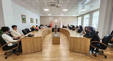 Müdür Başyiğit, psikososyal müdahale programına katkı veren öğretmenlerle bir araya geldi