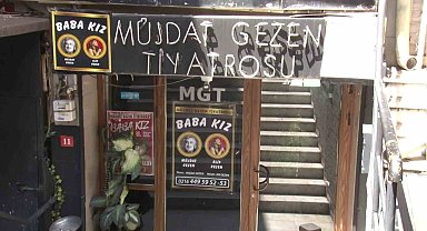 Müjdat Gezen'in Kadıköy'deki tiyatro binası, 65 milyon liraya satılığa çıkarıldı