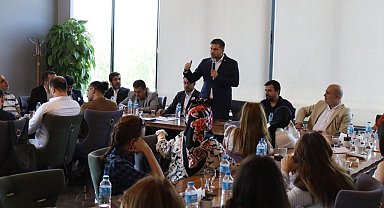 Nazırlı: ''Davutoğlu başkan olduktan sonra bizleri tasfiye etti''