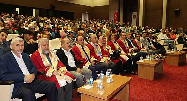 NEVÜ İlahiyat Fakültesi'nden mezuniyet gururu