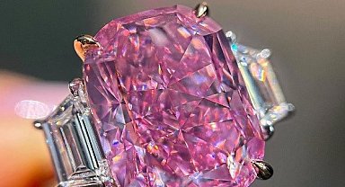 New York'taki mücevher müzayedesinde çifte rekor