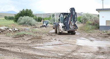 Niğde'de sel sonrası onarım ve temizlik çalışması