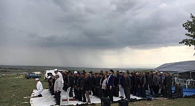 Niğdeliler Şükür Duasına Çıktı