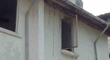 Ocaktan çıkan yangın evi küle çeviriyordu