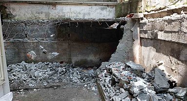 Odunluk yıkılırken çöktü, 1 işçi hayatını kaybetti