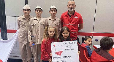 Öğrenciler farkındalık oluşturmak için gösteri yaptı