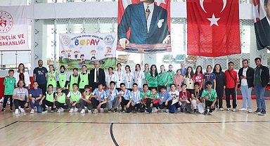 Öğrenciler, parkur yarışlarında eğlenceli vakit geçirdiler