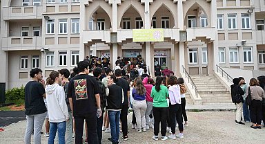 Öğrenciler üniversite deneme sınavında ter döktü