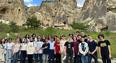 Öğrenciler yılın stresini Kapadokya'da attı