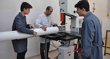 Öğrencilerin pandemi döneminde başladığı peçete üretimi kendilerine gelir kaynağı oldu