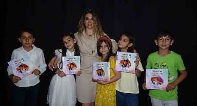 Öğretmenden öğrencilerine unutulmaz karne hediyesi