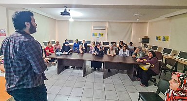 Öğretmenler ve kursiyerlere "Kanser taraması" eğitimi verildi