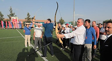 Okçuluk turnuvasında dereceye girenlere ödül