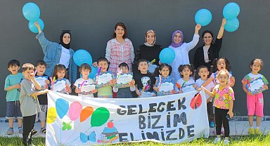 Okul öncesi öğrencilerine başarı belgesi