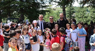 Okulda geleneksel döner ve dondurma etkinliği