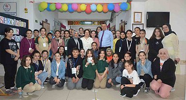 Ortaokul öğrencilerden 300 adet görsel eser