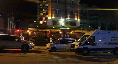 Otel mutfağındaki yangında 2 kişi dumandan etkilendi